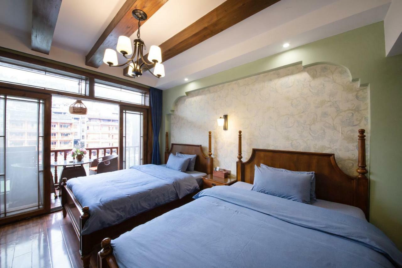 Flower Time Inn Fenghuang Exterior foto